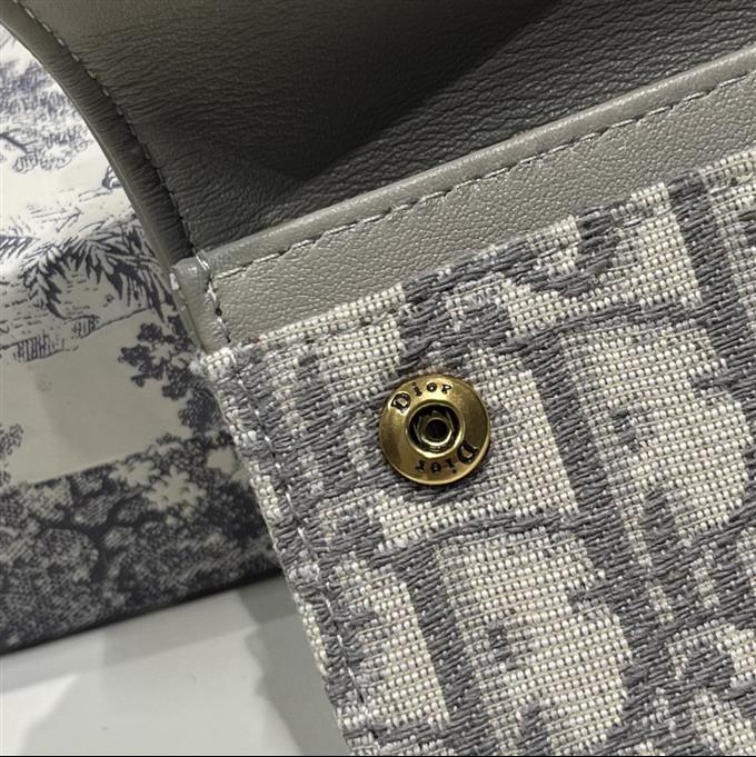 2025228Y 170P18214091